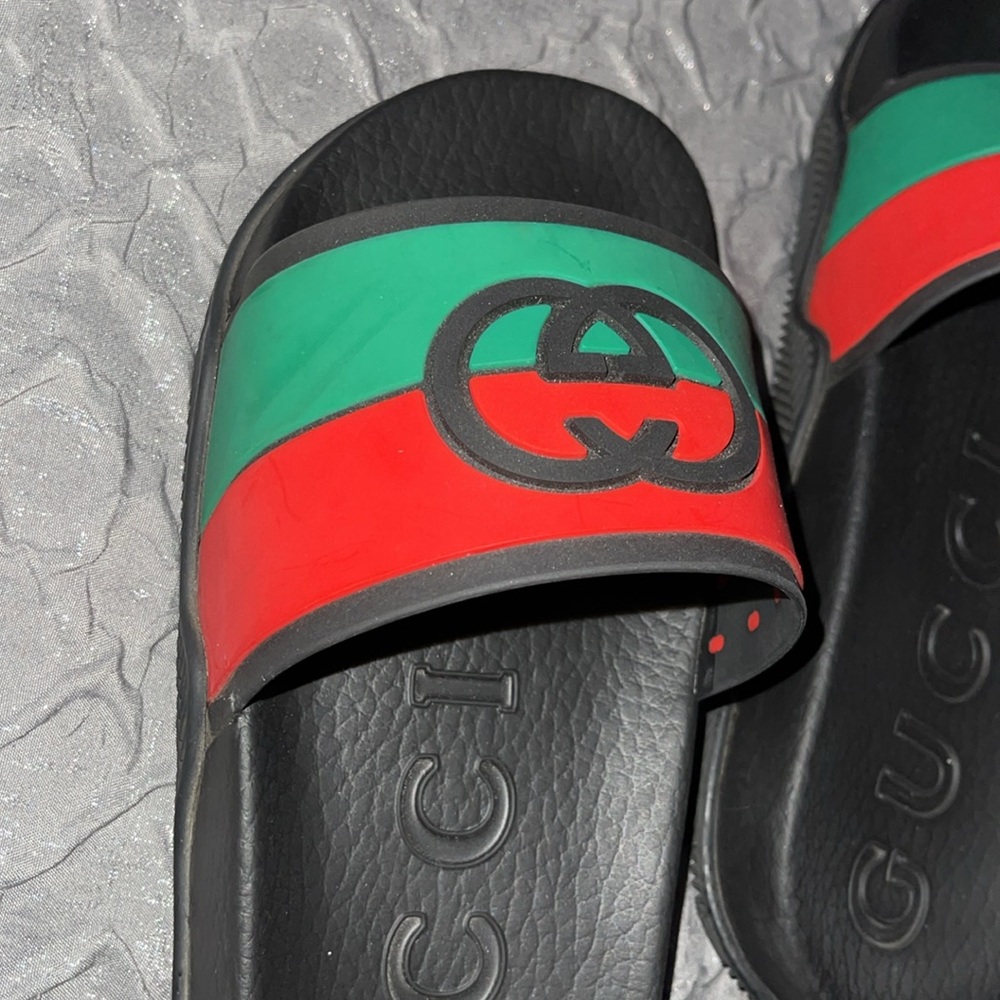Preloved Gucci slides excellent condition color green n red size 5 men 8 woman - Picture 6 of 14